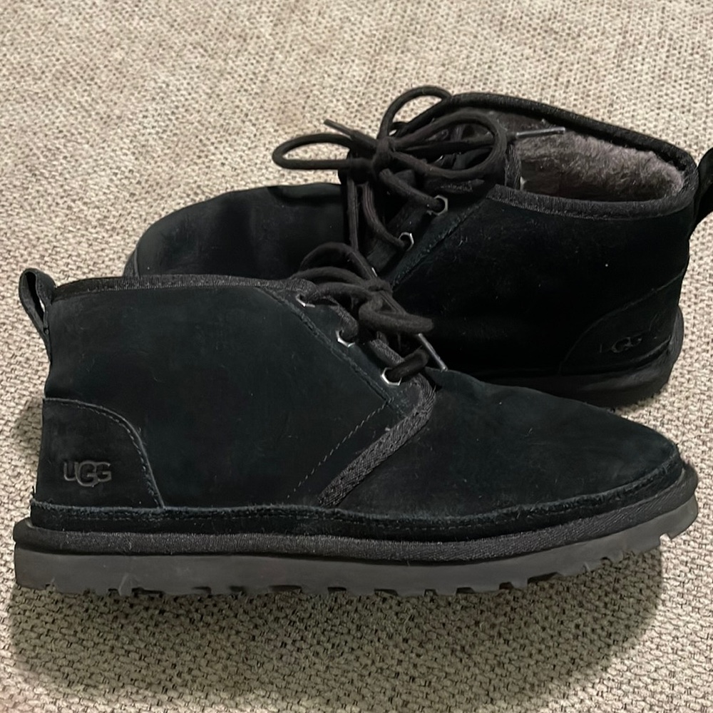 UGG mens boots - size 8 - black color